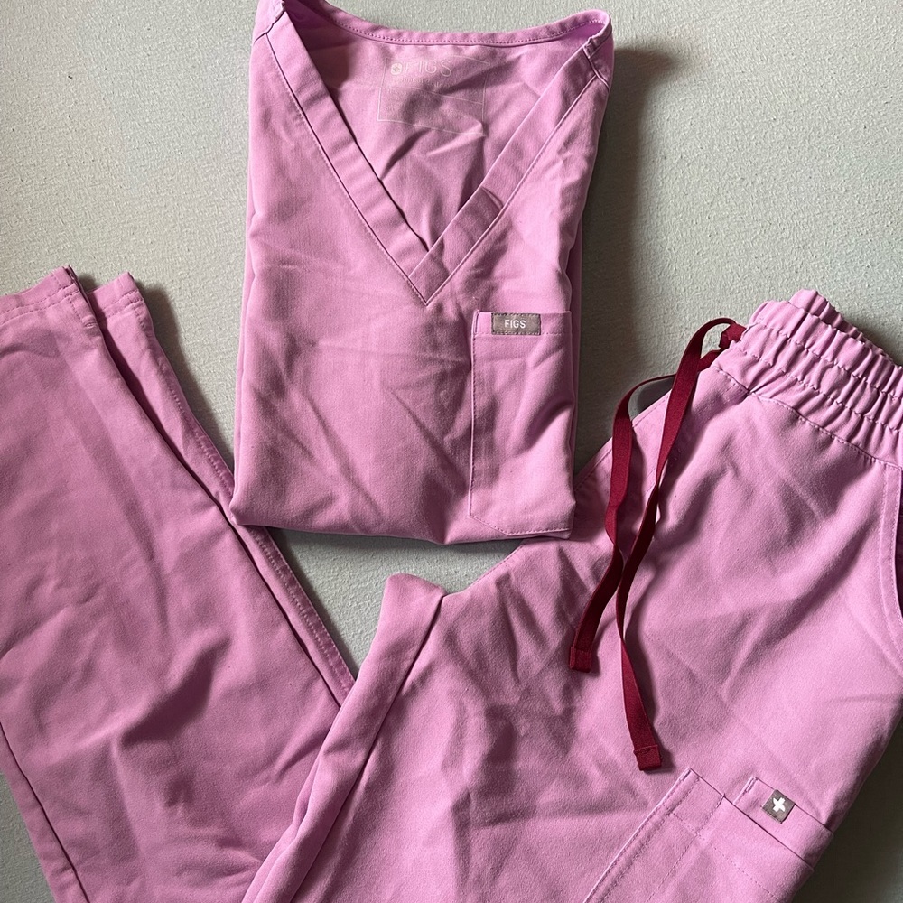 SET OF FIGS